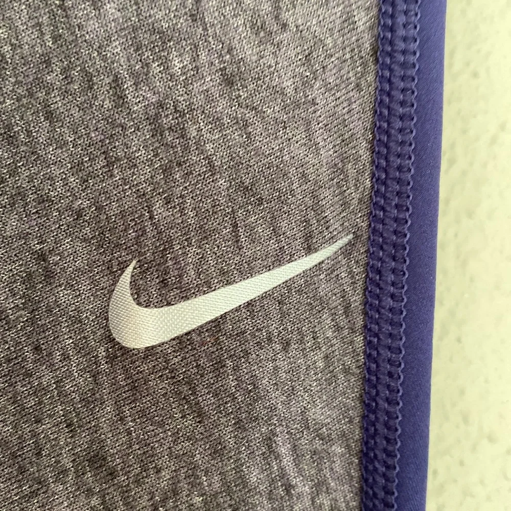 Nike Dri-Fit long sleeve shirt - Size Medium - Picture 5 of 7